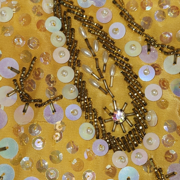 60s embroidered top. Size S/M. Yellow. HARILELA'S. sequined, bids. Sleeveless. - Picture 8 of 10